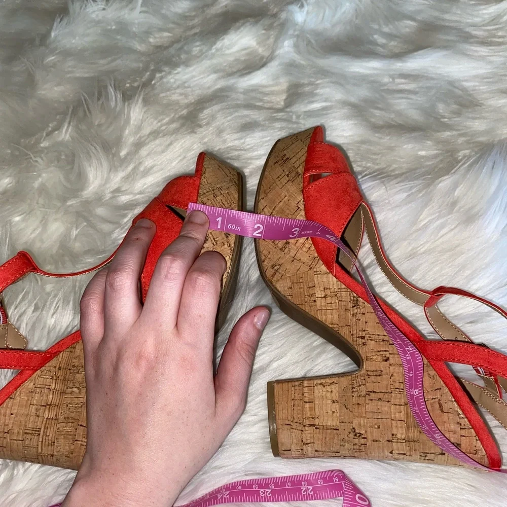 Sun & Stone salmon colored wedges size 9M NWOT